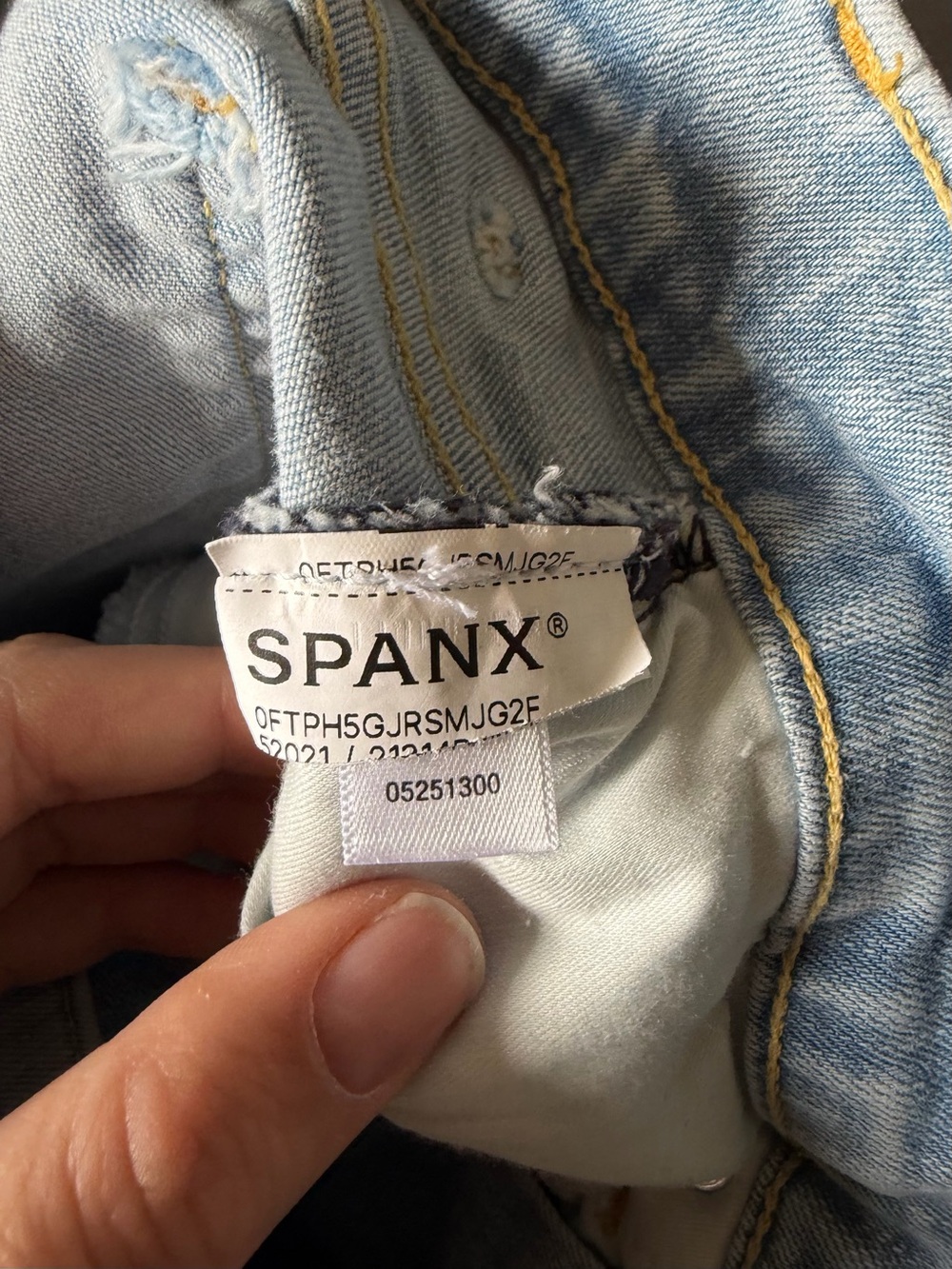 SPANX Lightwash Blue Shaping Denim Slim Straight Leg Jeans size 2 EUC - Picture 7 of 11